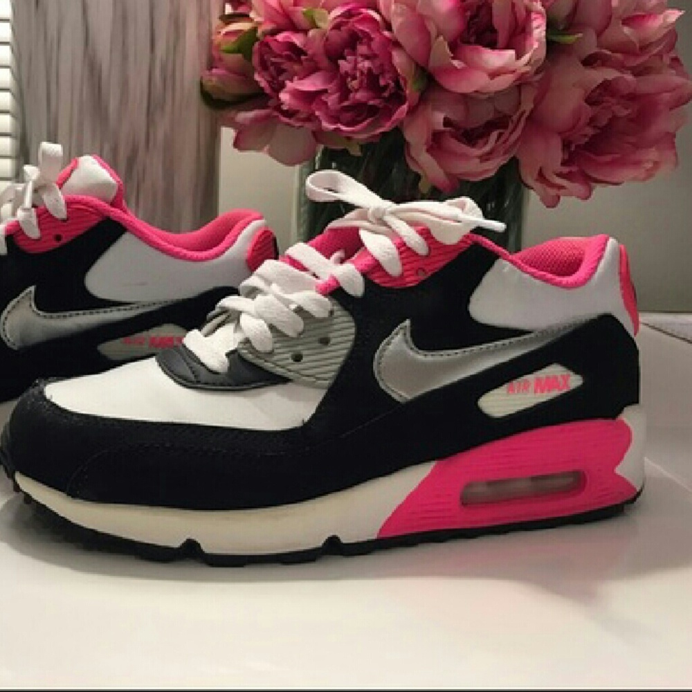 Price is firm! Nike air max 90 like new!